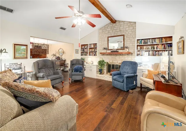 3rd image of 150 Oak Creek Cir, Luling, TX 78648 | MLS# 612570