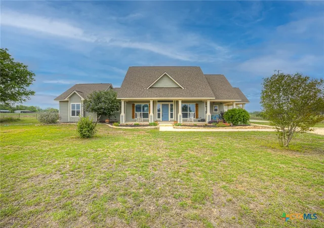 3rd image of 2048 E Martindale Rd, Seguin, TX 78155 | MLS# 612717