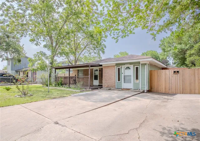 Photo 2 of Single family home for sale at 2903 Gayle St, Victoria, TX 77901 | MLS# 612129 | Listing updated on 2026-07-16
