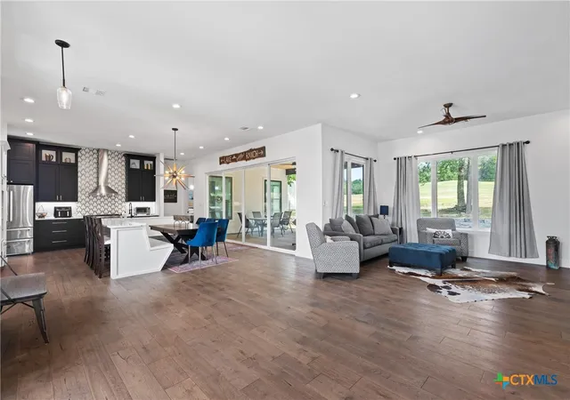 4th image of 418 S Venture Blvd, Lago Vista, TX 78645 | MLS# 612758