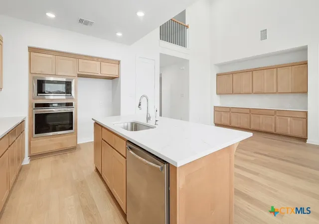 Photo 3 of Single family home for sale at 233 Rightfield Dr, Liberty Hill, TX 78642 | MLS# 612765 | Listing updated on 2026-10-08