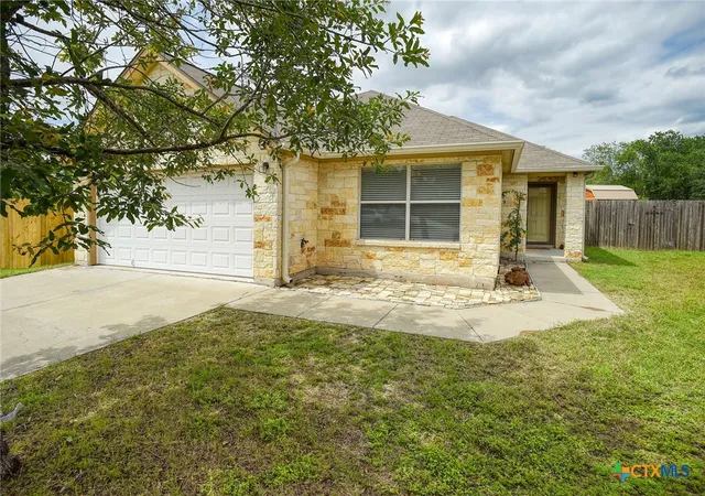 Homes for sale in Gonzales, TX | 1316 Fern Ct, Gonzales, TX 78629 | MLS# 612563