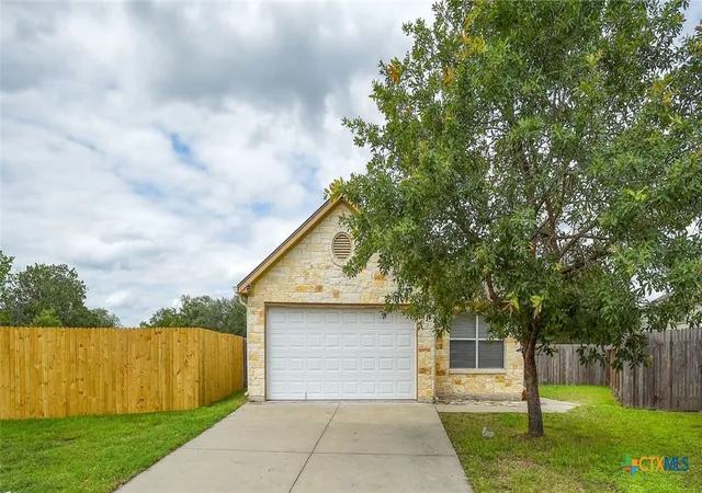 Homes for sale in Gonzales, TX | 1316 Fern Ct, Gonzales, TX 78629 | MLS# 612563