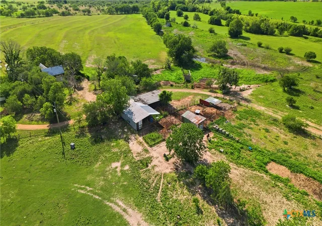 Homes for sale in Shiner, TX | 1883 Turkey Bottom Rd, Shiner, TX 77984 | MLS# 612912