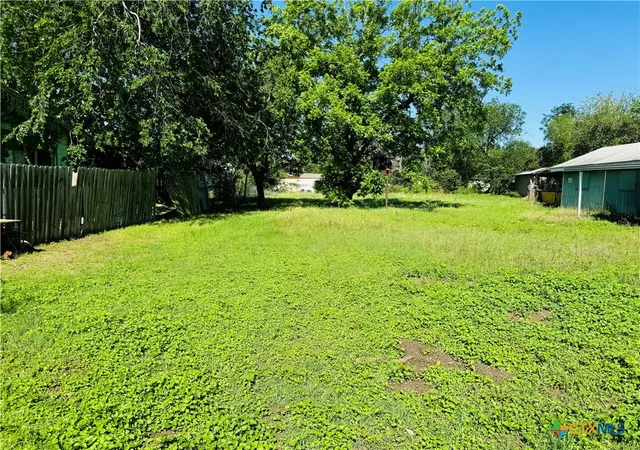 Homes for sale in Seguin, TX | 320 Clay St, Seguin, TX 78155 | MLS# 612419