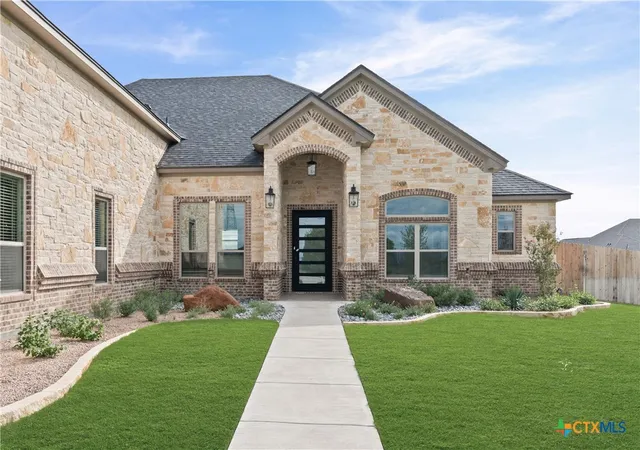 Photo 4 of Single family home for sale at 414 Hamer, Salado, TX 76571 | MLS# 612977 | Listing updated on 2026-10-07