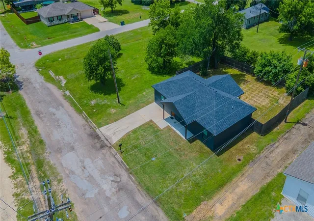 3rd image of 107 S Lexington St, Holland, TX 76534 | MLS# 612819