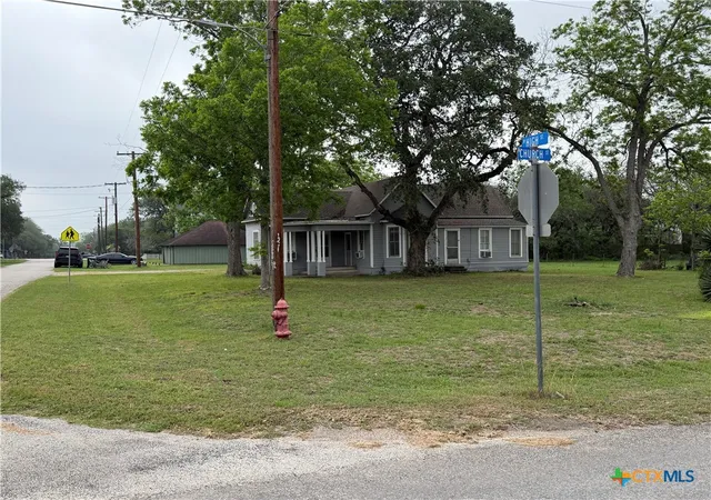 Photo 2 of Single family home for sale at 239 W High St, Goliad, TX 77963 | MLS# 612901 | Listing updated on 2026-06-29
