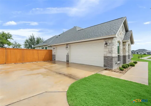 3rd image of 5025 Rocky Creek Dr, Nolanville, TX 76559 | MLS# 612995
