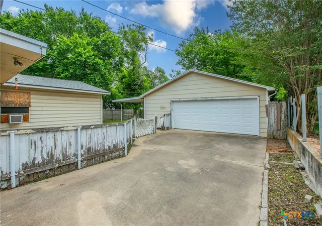 32nd image of 3606 Austin Ave, Waco, TX 76710 | MLS# 611514