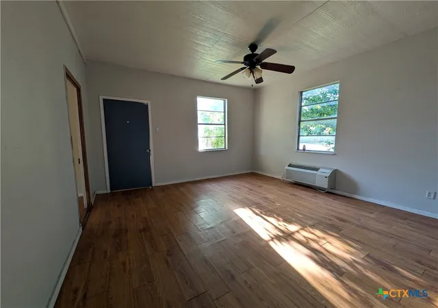 Homes for sale in Lampasas, TX | 104 N Walnut St, Lampasas, TX 76550 | MLS# 613207