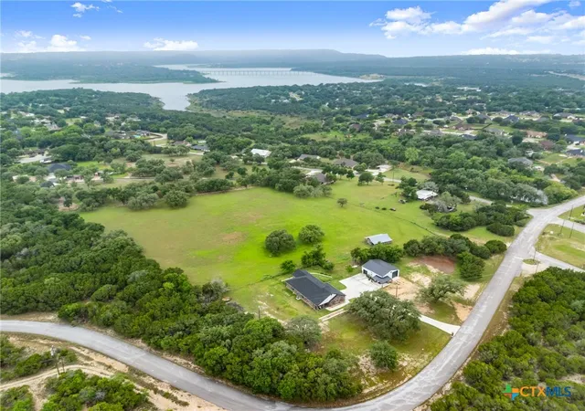 Photo 3 of Single family home for sale at 3905 Broken Arrow Dr, Harker Heights, TX 76548 | MLS# 612950 | Listing updated on 2026-06-25