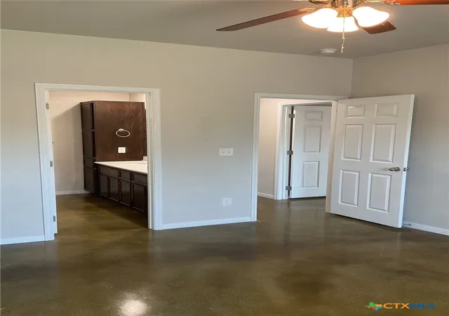 Listing Photo 4 - Condo for sale in building located at 310 Lowes Blvd, Killeen, TX 76542