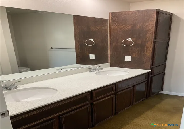 Listing Photo 5 - Condo for sale in building located at 310 Lowes Blvd, Killeen, TX 76542