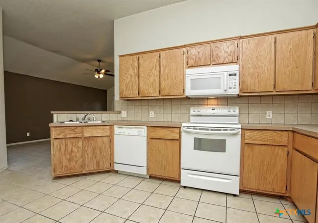 Listing Photo 5 - Condo for sale in building located at 301 Jeff Gordon Dr, Harker Heights, TX 76548
