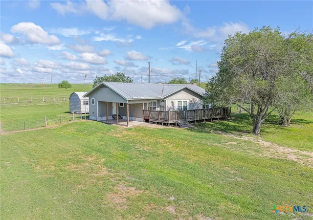 Homes for sale in Shiner, TX | 3300 State Hwy 95, Shiner, TX 77984 | MLS# 612811