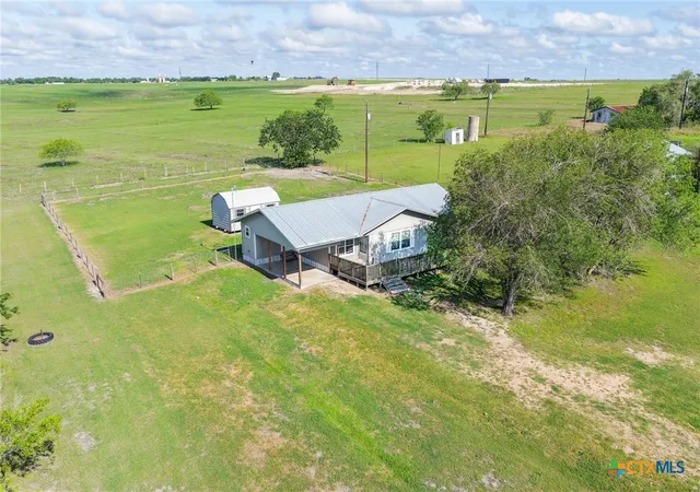 Homes for sale in Shiner, TX | 3300 State Hwy 95, Shiner, TX 77984 | MLS# 612811