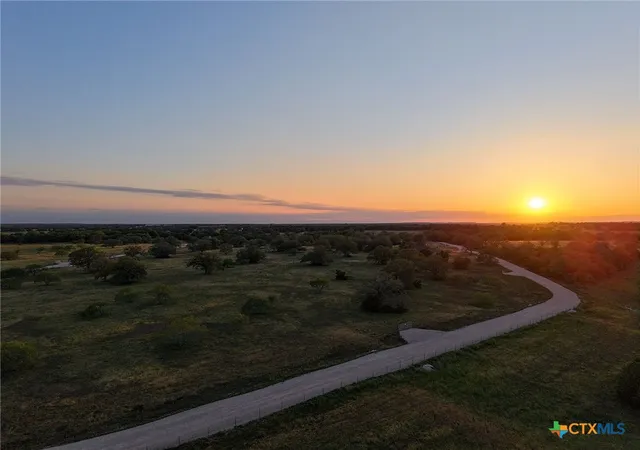 Homes for sale in Waelder, TX | 784 Main Loop Rd, Waelder, TX 78959 | MLS# 613385