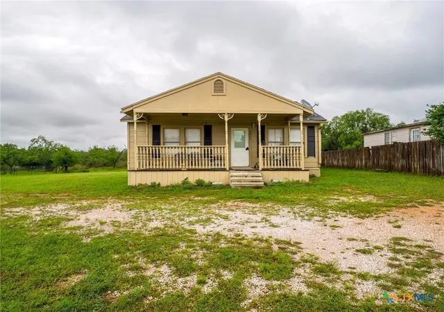 Homes for sale in Kingsland, TX | 3851 Hermosa Dr, Kingsland, TX 78639 | MLS# 613369