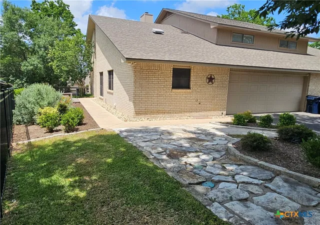 Photo 3 of Townhouse for sale at 3901 Chisholm Trl #15, Salado, TX 76571 | MLS# 613366 | Listing updated on 2026-05-12