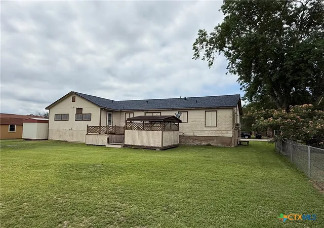 Homes for sale in Palacios, TX | 105 Sanders St, Palacios, TX 77465 | MLS# 611662