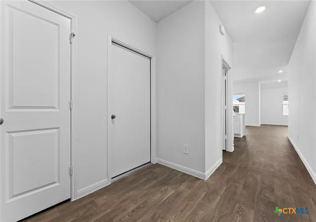 2nd image of 211 Las Lomas Dr, San Marcos, TX 78666 | MLS# 613453