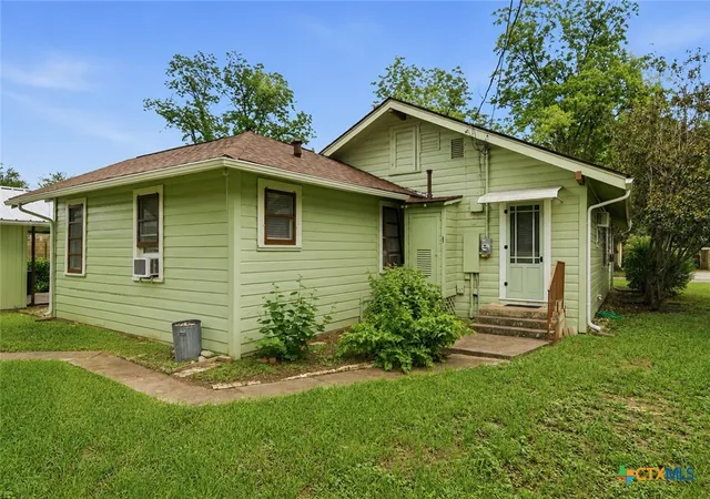 29th image of 808 E Krezdorn St, Seguin, TX 78155 | MLS# 613106