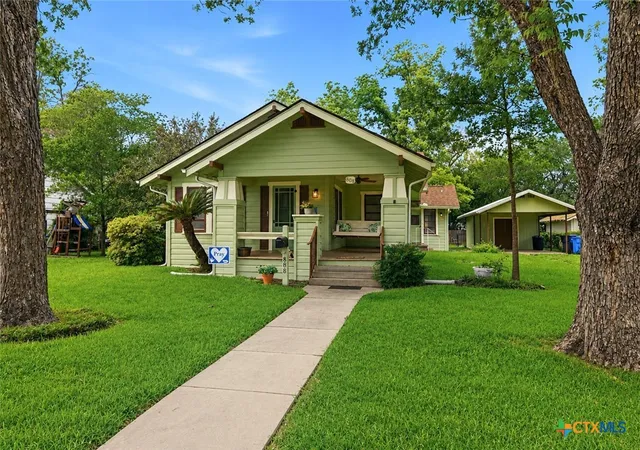 2nd image of 808 E Krezdorn St, Seguin, TX 78155 | MLS# 613106