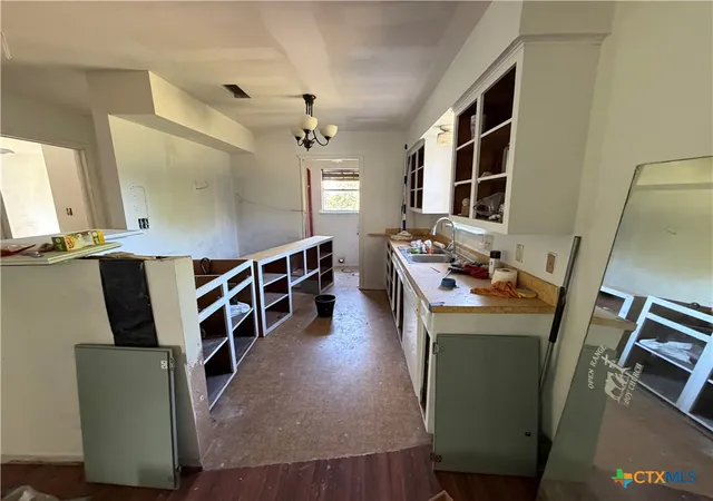Photo 3 of Sale Pending at 111 Four Feathers, Whitney, TX 76692 | MLS# 613261 | Listing updated on 2026-07-17