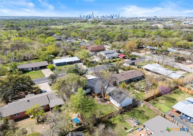31st image of 3308 Touchstone St #A/B, Austin, TX 78723 | MLS# 613531