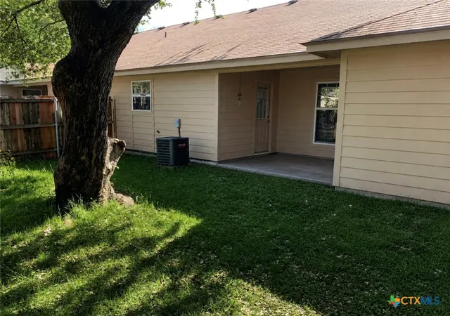Listing Photo 5 - Condo for sale in building located at 1608 Libby Ln, Harker Heights, TX 76548