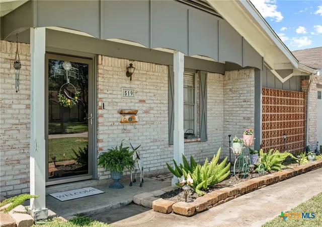 3rd image of 519 Travis St, Port Lavaca, TX 77979 | MLS# 613273