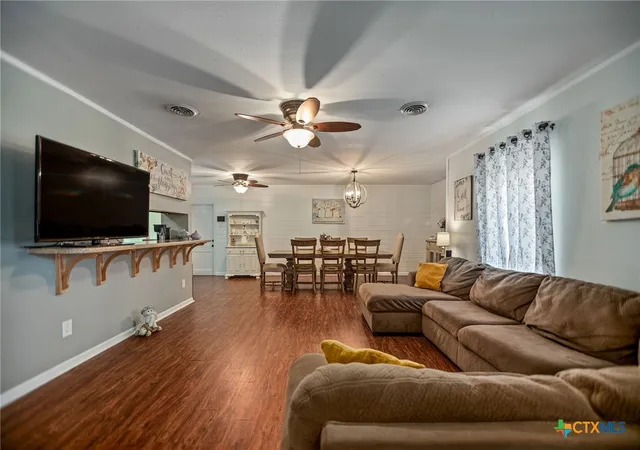 4th image of 519 Travis St, Port Lavaca, TX 77979 | MLS# 613273