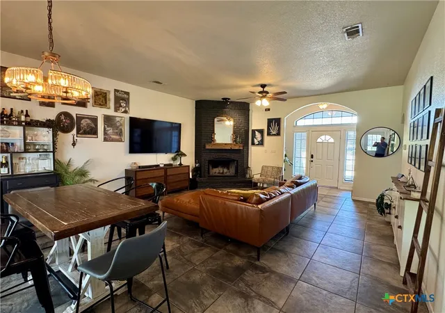Homes for sale in Lampasas, TX | 10 Westridge Pl, Lampasas, TX 76550 | MLS# 613660