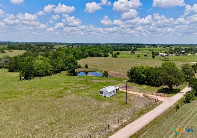 Homes for sale in Weimar, TX | 1070 Muehr Rd, Weimar, TX 78962 | MLS# 613783