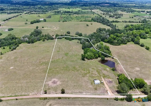 Homes for sale in Weimar, TX | 1070 Muehr Rd, Weimar, TX 78962 | MLS# 613783