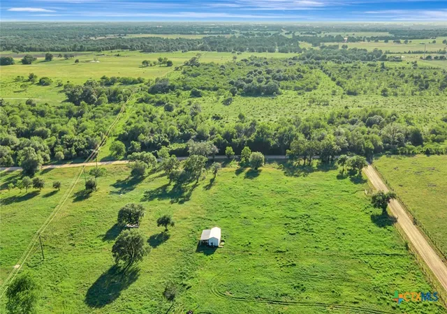 Homes for sale in Hallettsville, TX | 1007 County Road 380, Hallettsville, TX 77964 | MLS# 613791