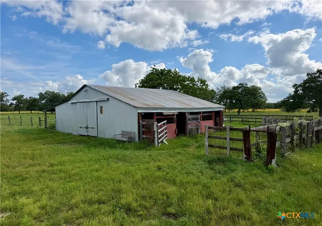 Photo 4 of House for sale at 15631 Fm 682 Tract G, Yoakum, TX 77995 | MLS# 613949 | Listing updated on 2026-05-18