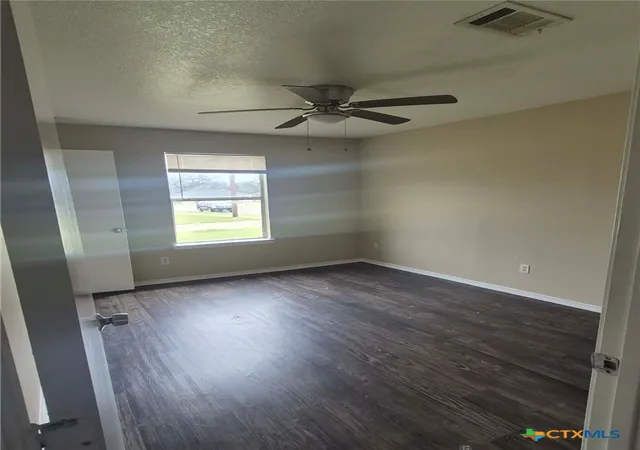 Photo 4 of House for sale at 1502 Windward Dr, Killeen, TX 76543 | MLS# 614045 | Listing updated on 2026-07-01