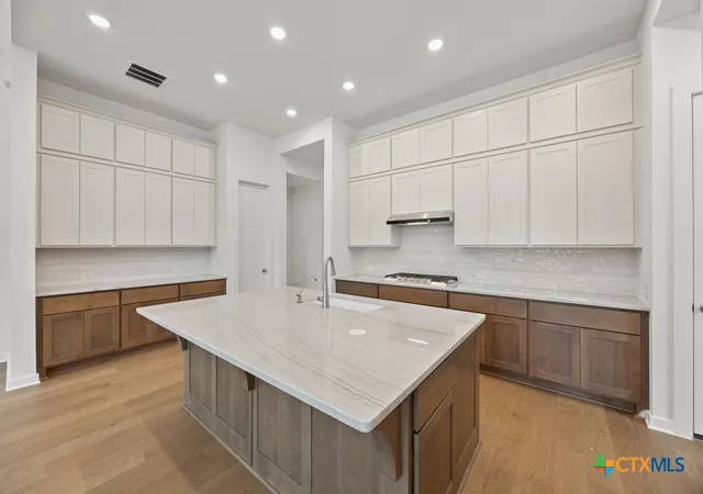 Photo 3 of Single family home for sale at 337 Easthaven Bnd, Liberty Hill, TX 78642 | MLS# 613996 | Listing updated on 2026-10-08