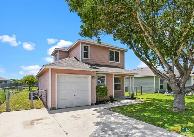 3rd image of 527 Roosevelt Dr, Seguin, TX 78155 | MLS# 614117