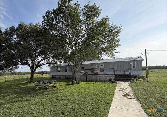 Homes for sale in Stockdale, TX | 1635 County Road 409, Stockdale, TX 78160 | MLS# 612951
