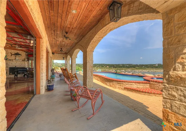 Photo 3 of Single family home for sale at 2611 Westview Dr, Canyon Lake, TX 78133 | MLS# 614069 | Listing updated on 2026-06-17