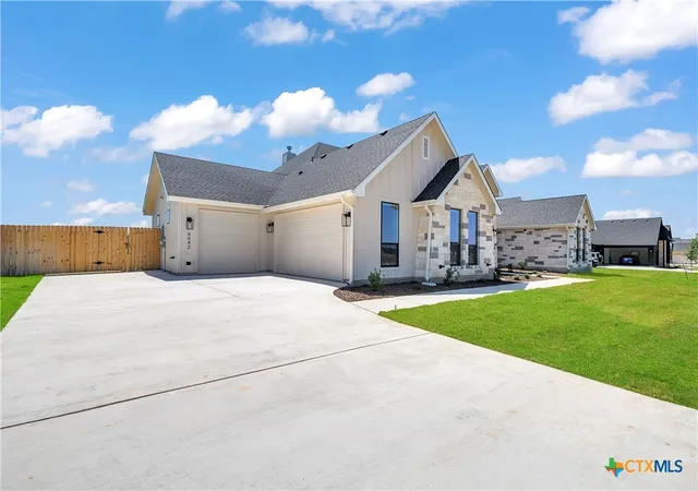 Photo 3 of Sale Pending at 6774 Kings Ml Dr, Salado, TX 76571 | MLS# 612172 | Listing updated on 2026-05-20