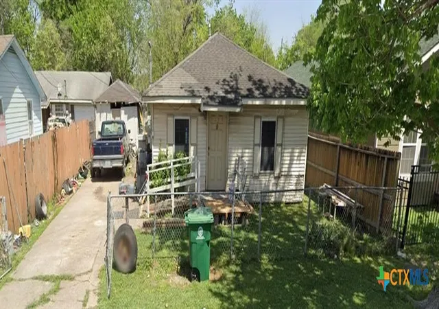 1st image of 7217 Cowart St, Houston, TX 77020 | MLS# 614292