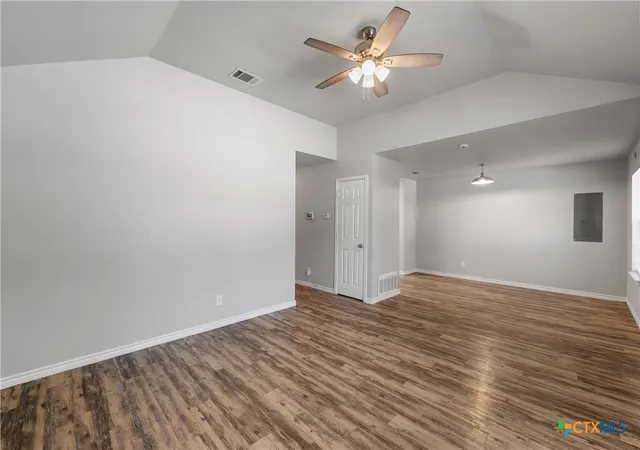 Photo 4 of Single family home for sale at 820 N 14th Street, Temple, TX 76501 | MLS# 614166 | Listing updated on 2026-07-16