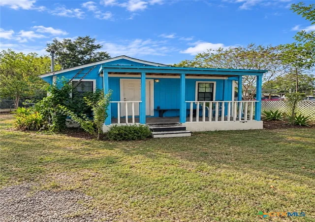 Photo 1 of Single family home for sale at 1108 Ne Water St, Victoria, TX 77901 | MLS# 614317 | Listing updated on 2026-09-21