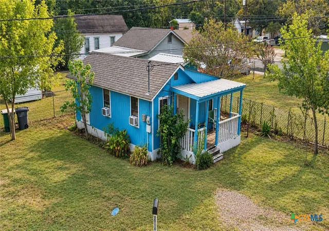 Photo 2 of Single family home for sale at 1108 Ne Water St, Victoria, TX 77901 | MLS# 614317 | Listing updated on 2026-09-21