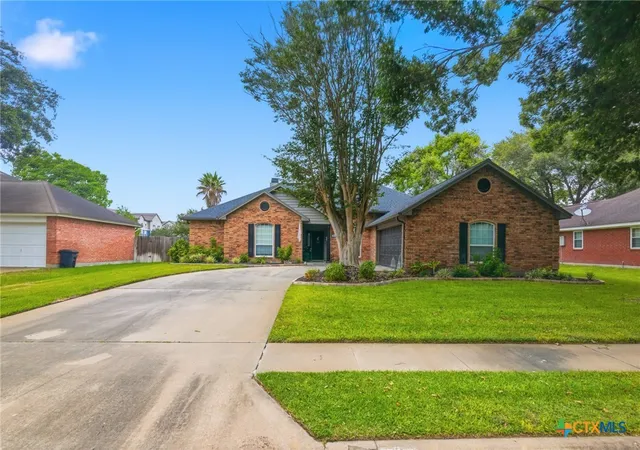 Photo 3 of Sale Pending at 206 Windy Way Dr, Victoria, TX 77904 | MLS# 612645 | Listing updated on 2026-07-17