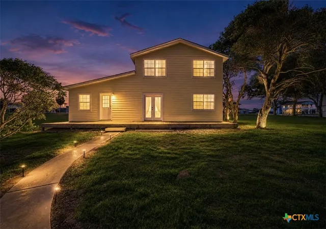 Homes for sale in Palacios, TX | 1838 W Bayshore Dr, Palacios, TX 77465 | MLS# 612560